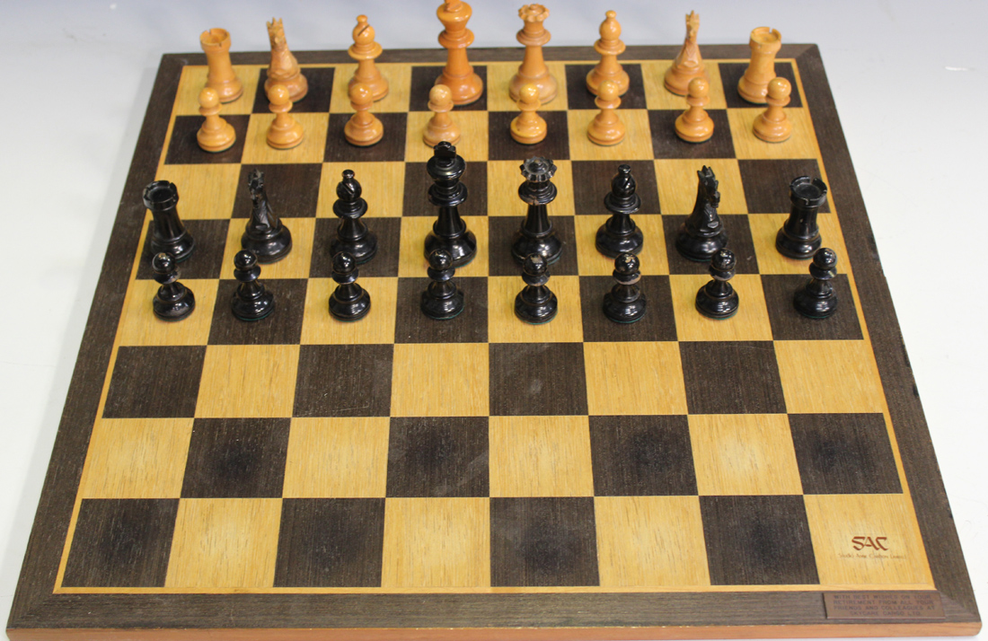 An early/mid-20th Century boxwood and ebonized Staunton chess set ...