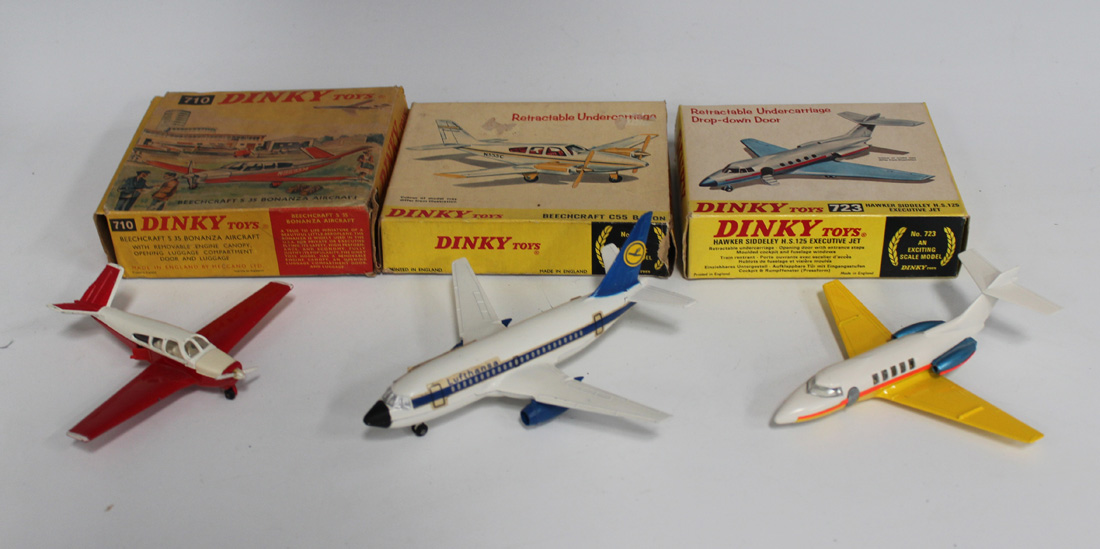 dinky toys airplanes