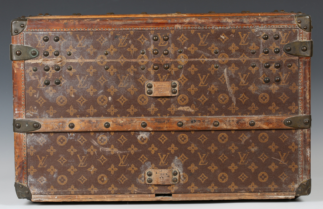 133: LOUIS VUITTON, Cosmetic trunk < Living Contemporary, 1 March 2023 <  Auctions