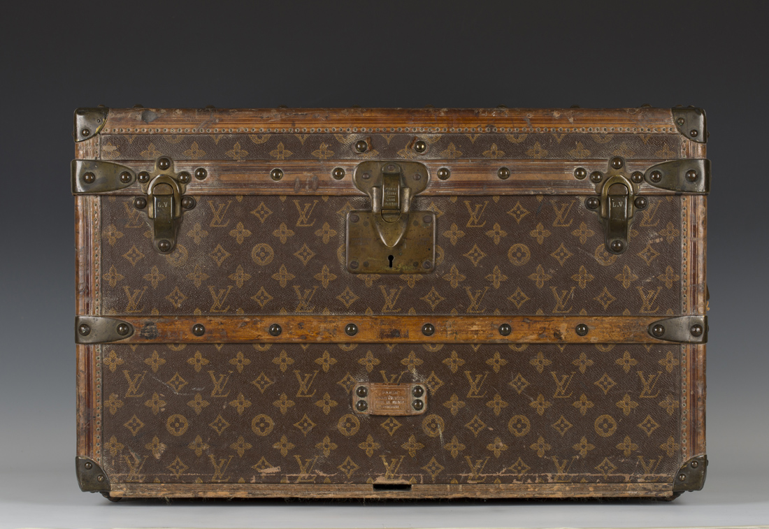 752 Louis Vuitton Trunk Stock Photos, High-Res Pictures, and Images - Getty  Images