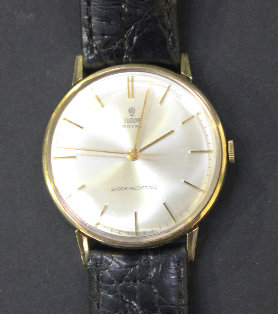 A Tudor Royal 9ct gold circular cased gentleman's wristwatch, the ...