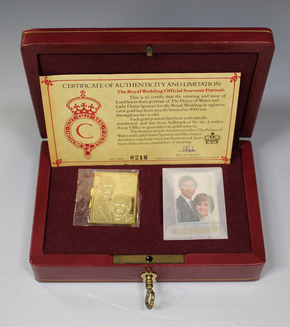 An 18ct gold replica stamp ingot commemorating The Royal Wedding