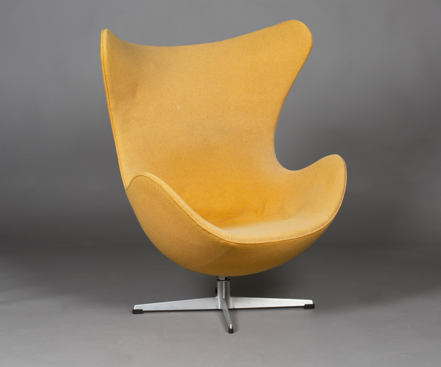 An Arne Jacobson 'Egg' chair, probably made by Fritz Hansen