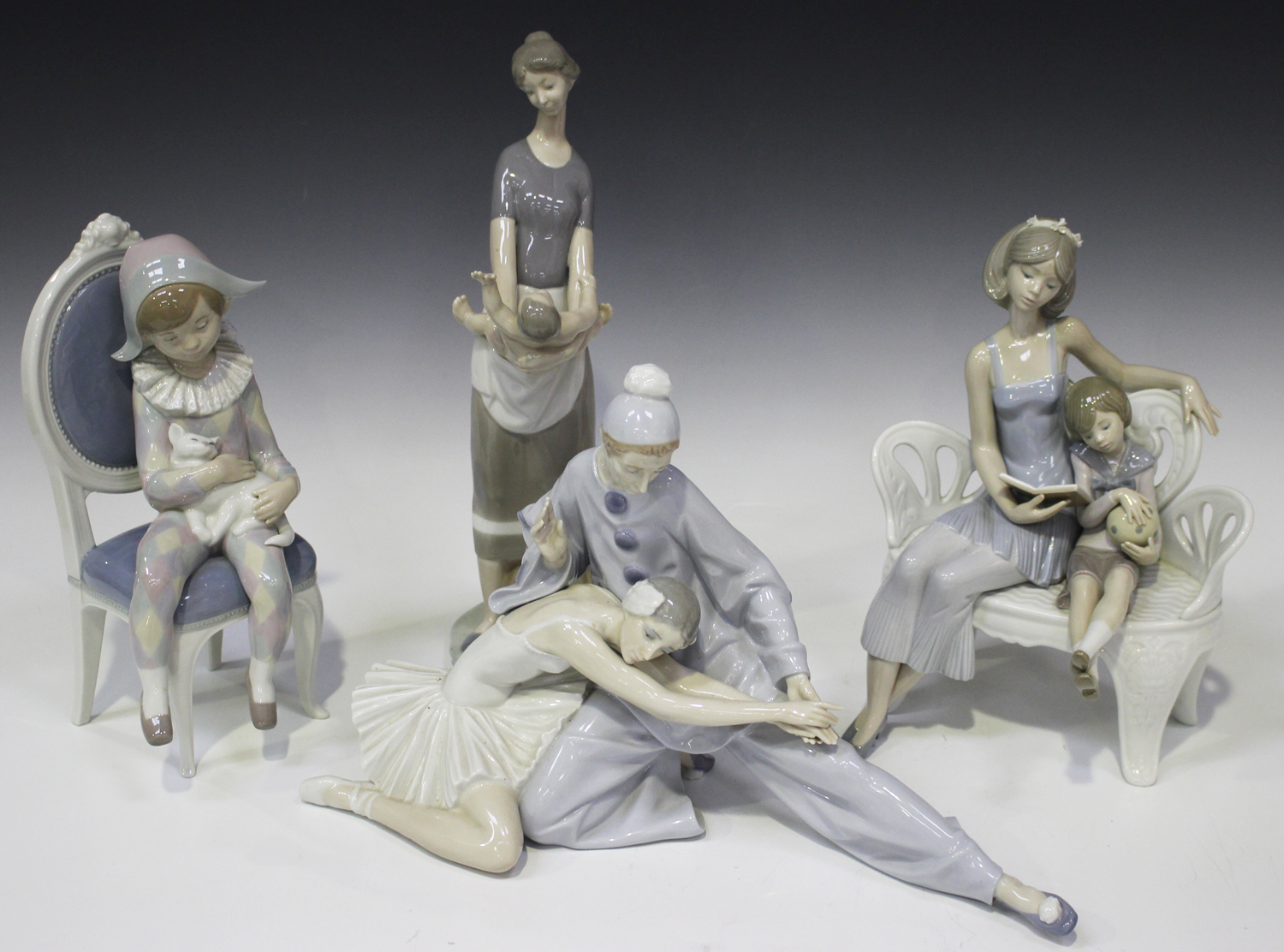 A Lladro closing Scene Porcelain Sculpture
